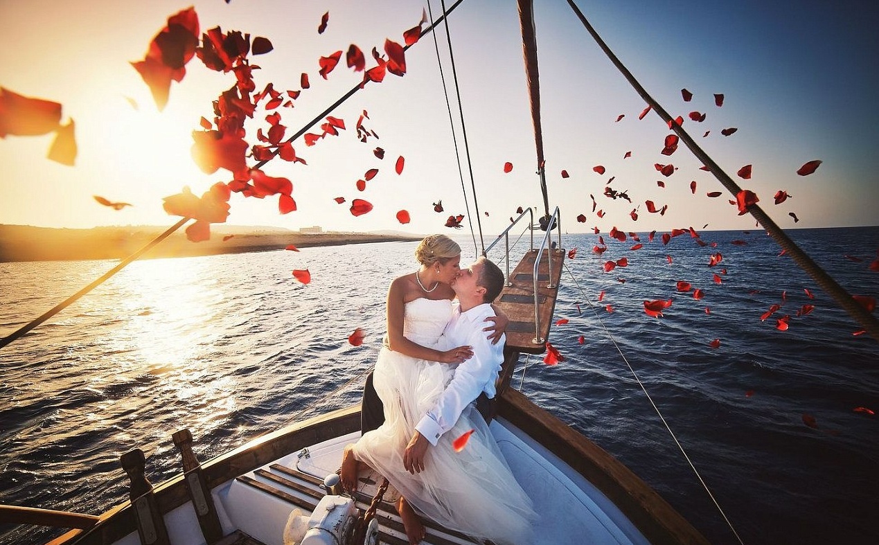 Luxushochzeit auf einer Yacht in Bodrum | Der ultimative Leitfaden für Hochzeiten auf dem Meer