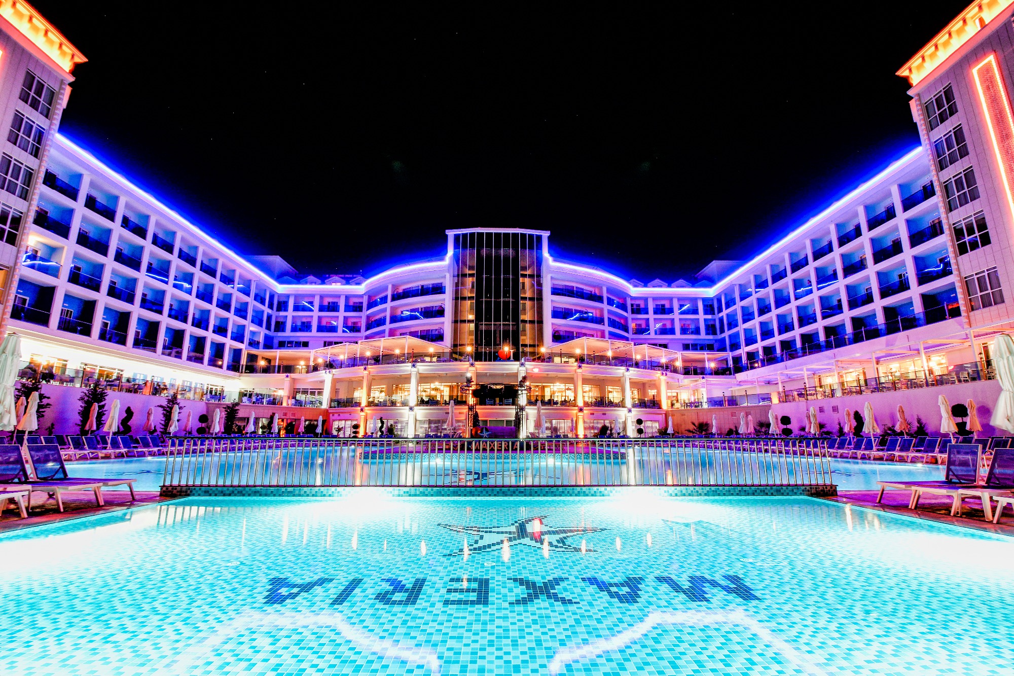 Transfer do Maxeria Blue Didyma Hotel z lotnisk Izmir, Bodrum i Dalaman