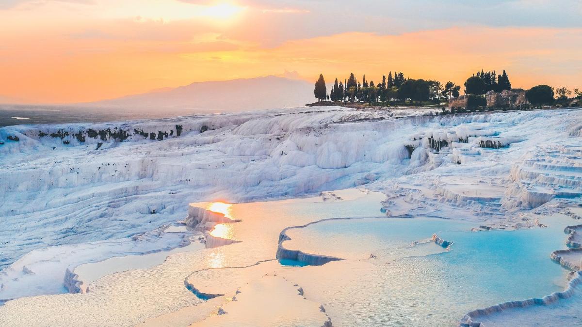 Bodrum’dan Pamukkale Turu: Travertenler ve Hierapolis Keşfi